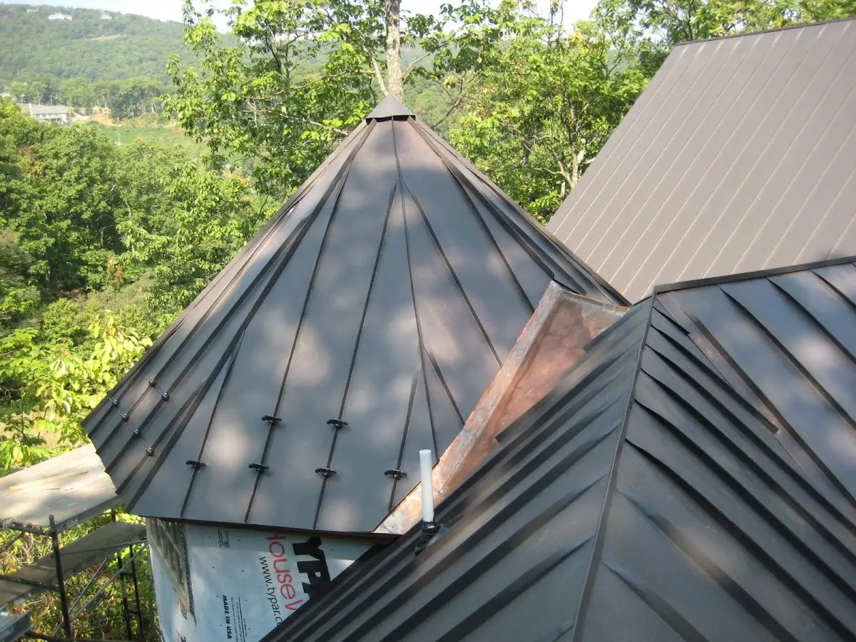 Professional Roof Tarp Installation by Craftsman Roofing in Guda